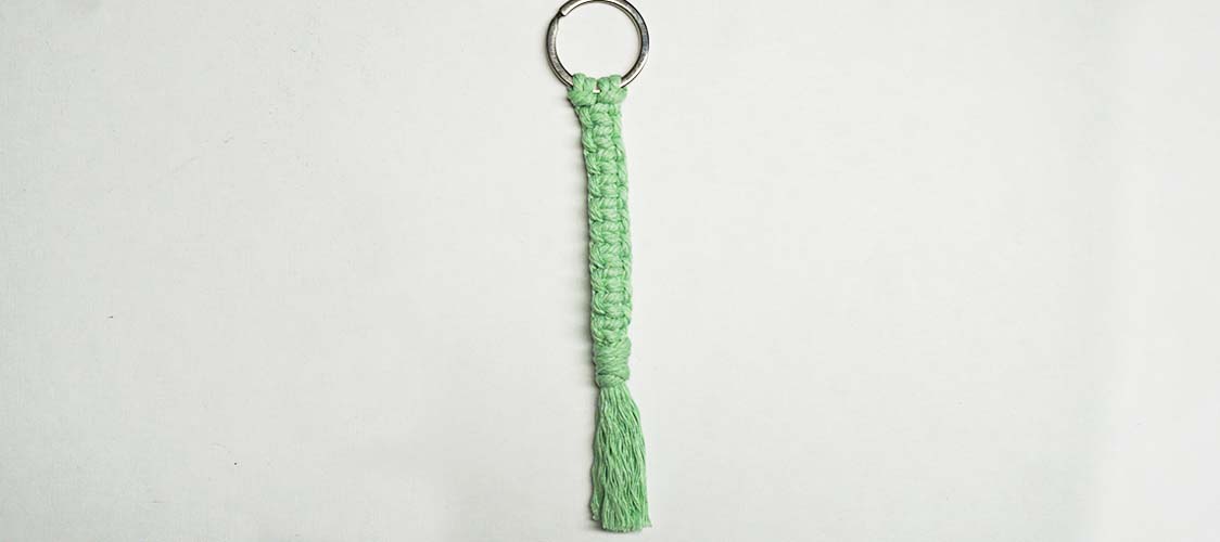 DIY Schlüsselanhänger aus Makramee - Kreuzknoten